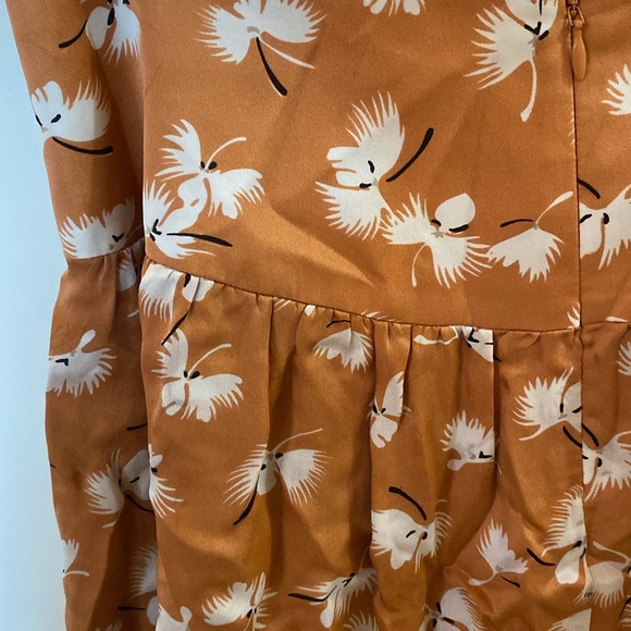 Club Monaco silk skirt - Picture 5 of 9